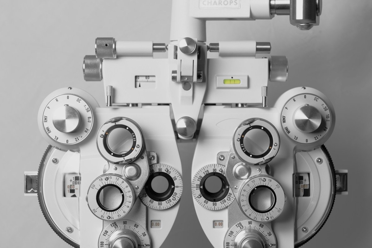 High-precision ophthalmic diagnostic instrument and imaging system in clinical department